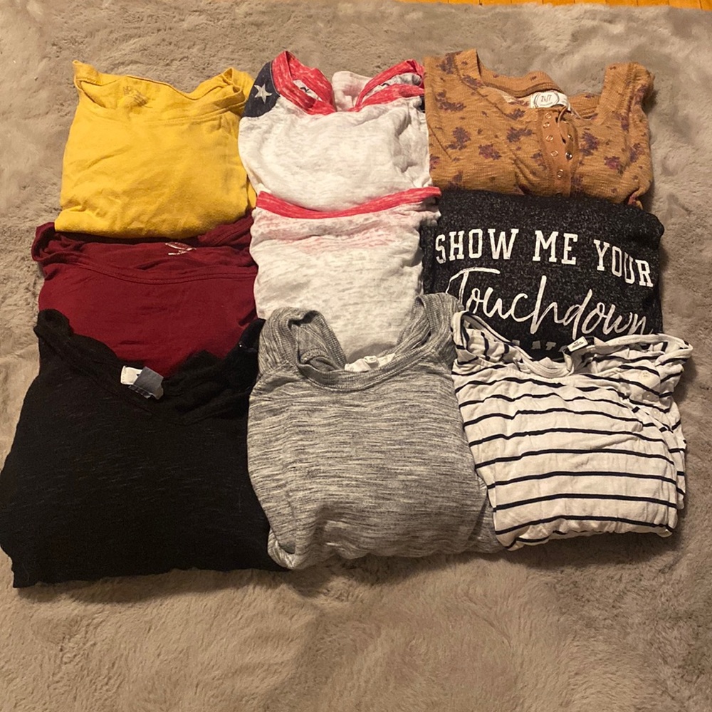 Bundle of Womens Long Sleeves! Many all Xs but all sizes are in the description
